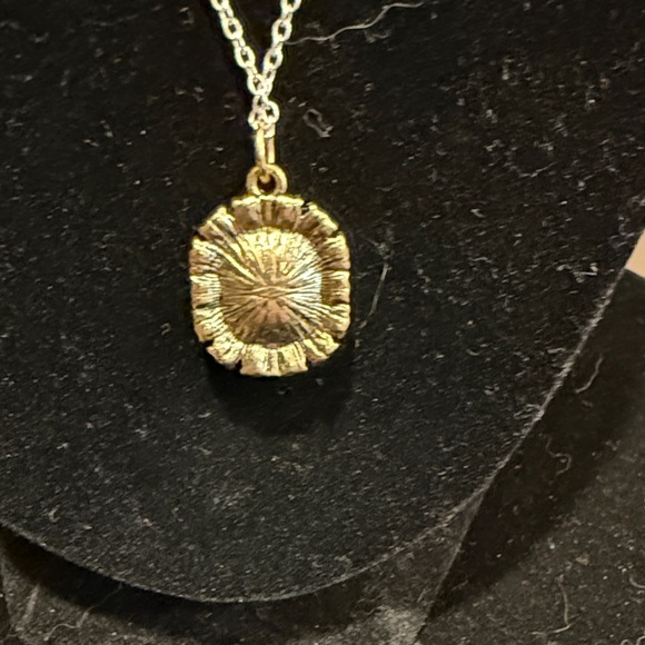 Elegant Blue and Silver Pendant Necklace - Picture 3 of 4